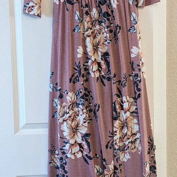 PinkBlush Lavender Abstract Floral Maternity/Nursing Maxi Dress/ Size Large - Picture 6 of 6